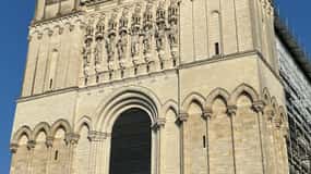 Angers: Château d'Angers, Wine Tasting, and Lunch Tour