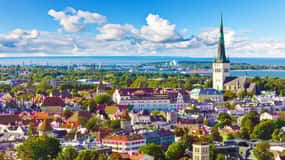 From Helsinki: Tallinn Guided Full-Day Tour by Ferry