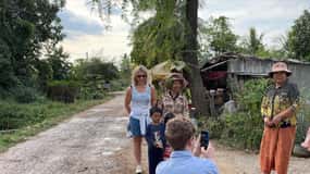 Battambang: Visita ao comboio de bambu, à gruta dos morcegos e à gruta da morte