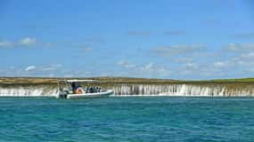 Crucero panorámico por los arrecifes de las cascadas mareales de Cygnet Bay