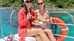 Maui: Snorkeling and Sailing Adventure with Buffet Lunch