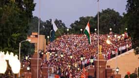 Amritsar: Beating Retreat Ceremony, Sadda Pind and Dinner