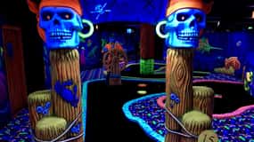 The Hague: Glowgolf Glow in the Dark Indoor Minigolf