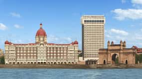 Mumbai: Exclusive Tour with Dharavi Slum & Elephanta Cave