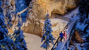 Banff: Johnston Canyon Evening Icewalk