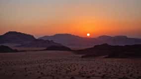 2H Jeeptur Morgon eller solnedgång Wadi Rum Öknens höjdpunkter