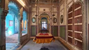 Udaipur Full or Half Day City Sightseeing Guided Tour