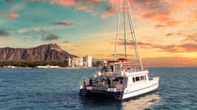 Oahu: Sunset Sail Cruise in Waikiki