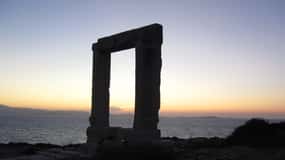 Naxos Castle Walking Tour and Sunset at the Portara