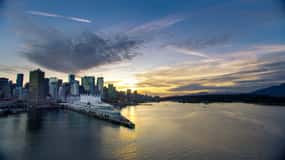 Sunset City Bus Tour: Stanley Park & English Bay Views