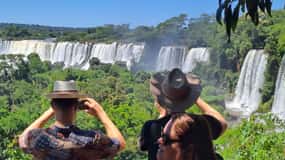 From Foz do Iguaçu: Tour to Argentinian Falls