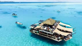 Fidji : Plate-forme flottante Cloud 9 et aventure aquatique