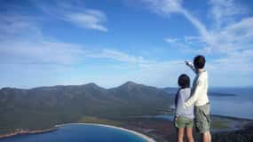 Hobart : Wineglass Bay & Freycinet Active Day Tour