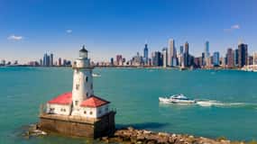 Chicago: Narrated Sightseeing River and Lake Cruise