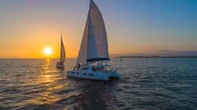Puerto Vallarta: Tour di lusso in barca a vela al tramonto nella Baia di Banderas