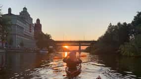 Stoccolma: Tour della città in kayak al tramonto + Fika svedese