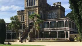 Dunedin: Peninsula with Lanarch Castle gardens & Olveston