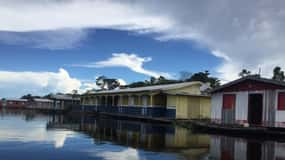 Manaos: Tour guiado por la ciudad vieja más tour en barco por el río Amazonas