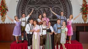 Vienna: Traditional Dinner Show at the Wiener Rathauskeller
