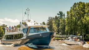 Tigre: Premium boat sailing to Puerto Madero