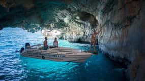 From Porto Vromi: Shipwreck Beach Private Boat Cruise