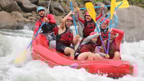 San Jose Rafting klass 3-4 med anslutning till La Fortuna