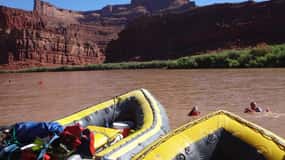 Depuis Moab : Circuit en 4x4 dans les Canyonlands et croisière sur les eaux calmes