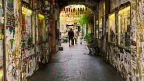 Berlin: Alternative Berlin Walking Tour