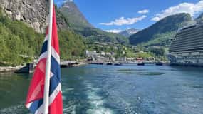 Ålesund-Geiranger Sightseeing (en väg)