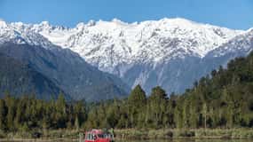 Franz Josef Glacier: 2-Hour Scenic Lake Mapourika Cruise