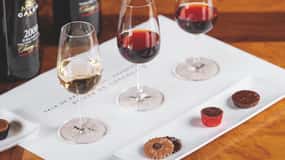 Porto: Adega Cálem com prova de chocolates, queijos e vinhos