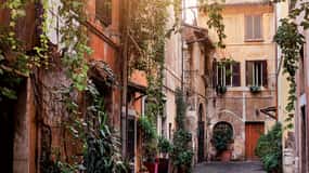 Trastevere and Villa Farnesina: 3 Hours Private Tour