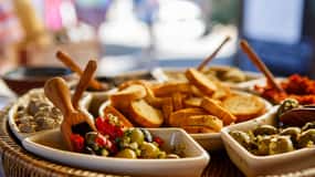 Marseille: Walking Food Tour with Tastings