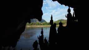 Luang Prabang: Pak Ou Caves & Kuang Si Falls Day Trip