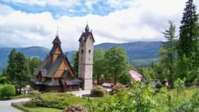 Wroclaw Day Tour to Giant Mountains, Karpacz, Palaces Valley