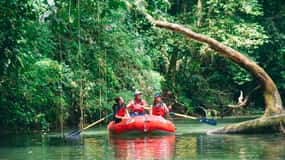 La Fortuna: Djungel Safari Float Sarapiqui till San Jose