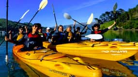 Akaroa: mountain bike elettrica e avventura in kayak da mare