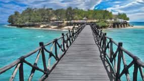 Zanzibar Classic 3-Day Tour: Stone Town, Mnemba & The Rock