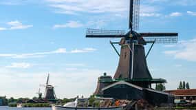 Zaanse Schans: Private Cruise + Live Guide, Optional Drinks