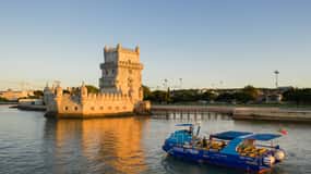 Lisbon: Sightseeing Boat Tour with Hop-On Hop-Off Option