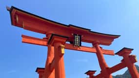 Hiroshima and Miyajima Satisfying Private Tour with a Local
