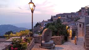 Reggio Calabria: Private Walking Tour of Greek Bova