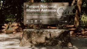 Manuel Antonio: Sea Kayaking or SUP - Costa Rica Tour Guide