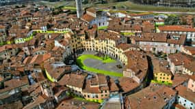 Lucca: Self-Guided Tour by Bike