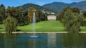 Lucca: Self-Guided Bike Tour to Villa Reale