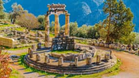 From Athens: Private Delphi and Thermopylae Guided Day Trip