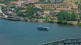 Do Porto: Cruzeiro Fluvial da Régua ao Porto com Almoço a Bordo