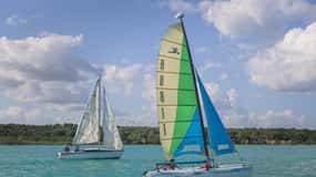 Bacalar: tour in barca a vela di gruppo con guida