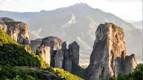 Thessaloniki: 2-Day Meteora Trip with Guided Tours and Hotel