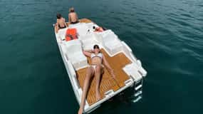 Veyrier-du-Lac: Pedal Boat Rental